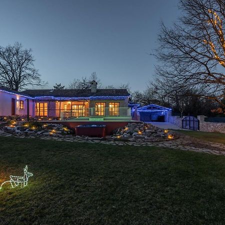 Family Villa Lipica With Private Pool And Jacuzzi Pazin Zewnętrze zdjęcie