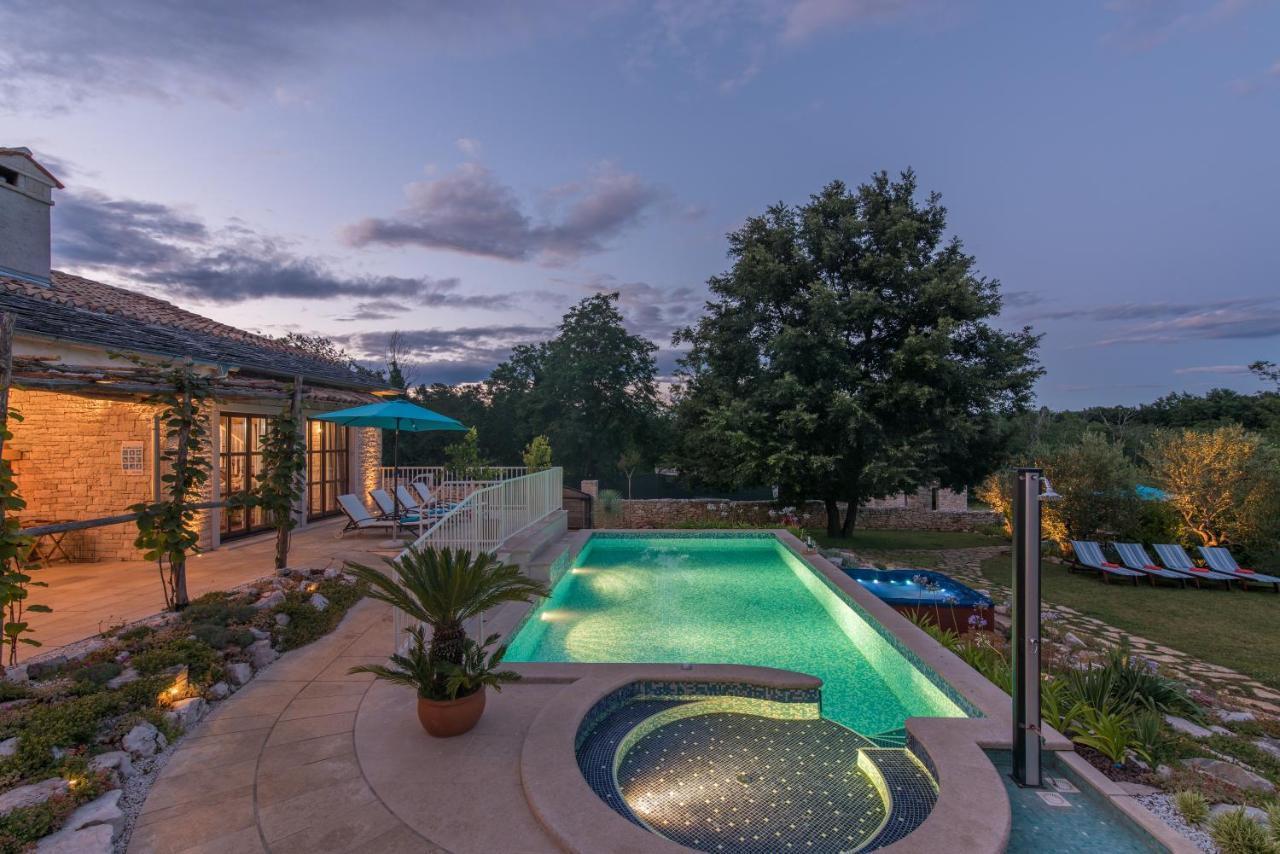 Family Villa Lipica With Private Pool And Jacuzzi Pazin Zewnętrze zdjęcie