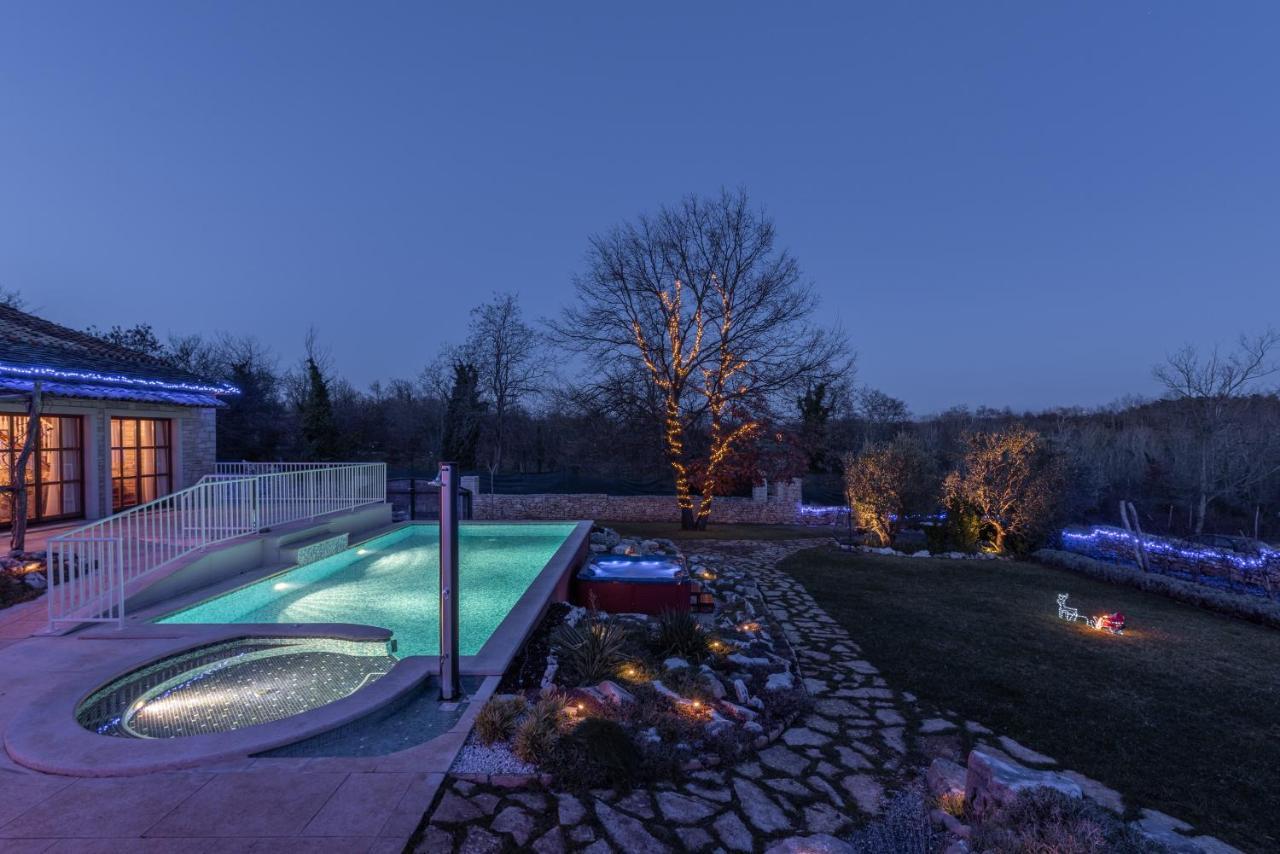Family Villa Lipica With Private Pool And Jacuzzi Pazin Zewnętrze zdjęcie