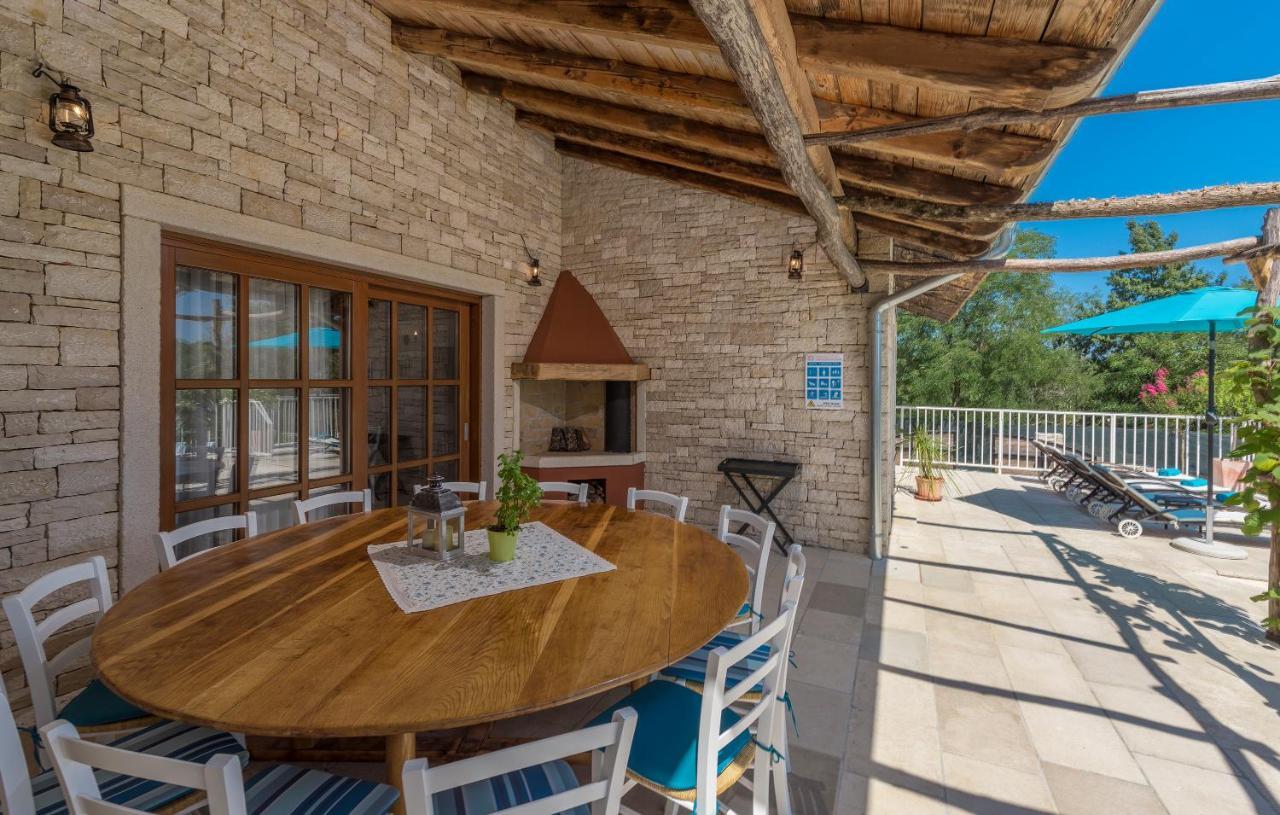 Family Villa Lipica With Private Pool And Jacuzzi Pazin Zewnętrze zdjęcie