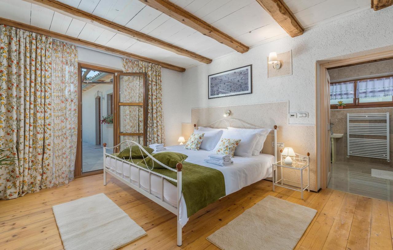 Family Villa Lipica With Private Pool And Jacuzzi Pazin Zewnętrze zdjęcie